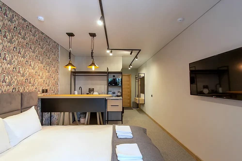Номер «Стандарт Дабл с балконом № 203» отеля «Ленни» — архивный снимок 7